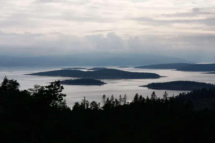 The High Coast in Sweden and the Kvarken Archipelago in Finland were inscribed on the World Heritage List in 2000. The High Coast and the 5,600 islands of the archipelago have been shaped by the combined processes of glaciation, glacial retreat, and the em